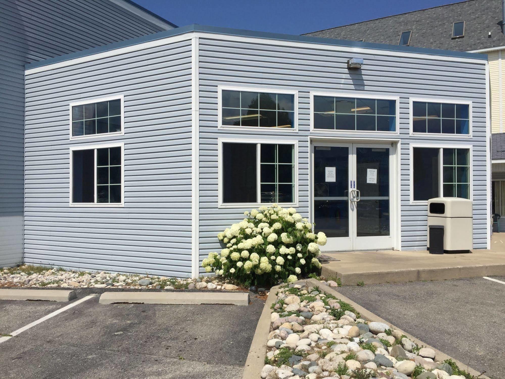 Fairview Beachfront Inn Mackinaw City Exterior foto